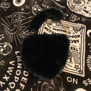 Soft and cute heart clutch!